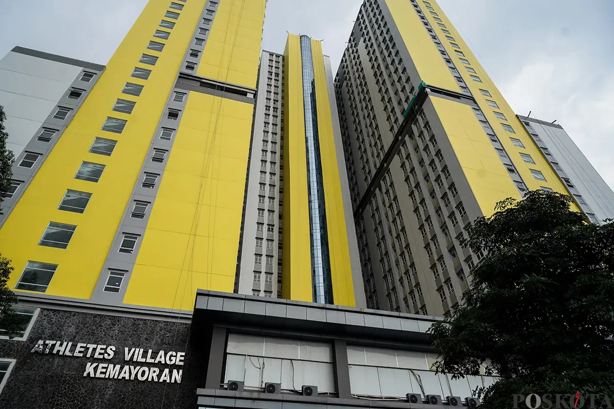 Gedung Wisma Atlet yang berdiri kokoh namun tak berpenghuni di kawasan Kemayoran, Jakarta, Selasa, 18 Februari 2025. (Sumber: Poskota/Bilal Nugraha Ginanjar)