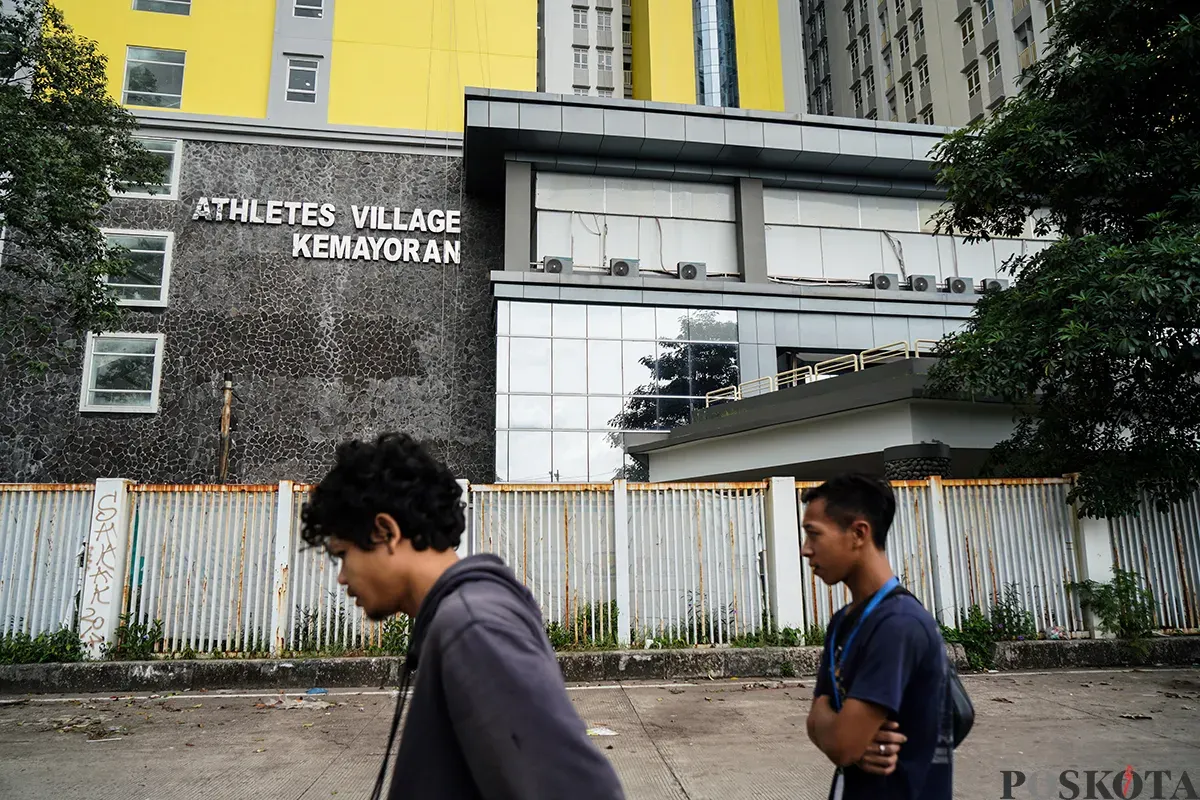 Gedung Wisma Atlet yang berdiri kokoh namun tak berpenghuni di kawasan Kemayoran, Jakarta, Selasa, 18 Februari 2025. (Sumber: Poskota/Bilal Nugraha Ginanjar)