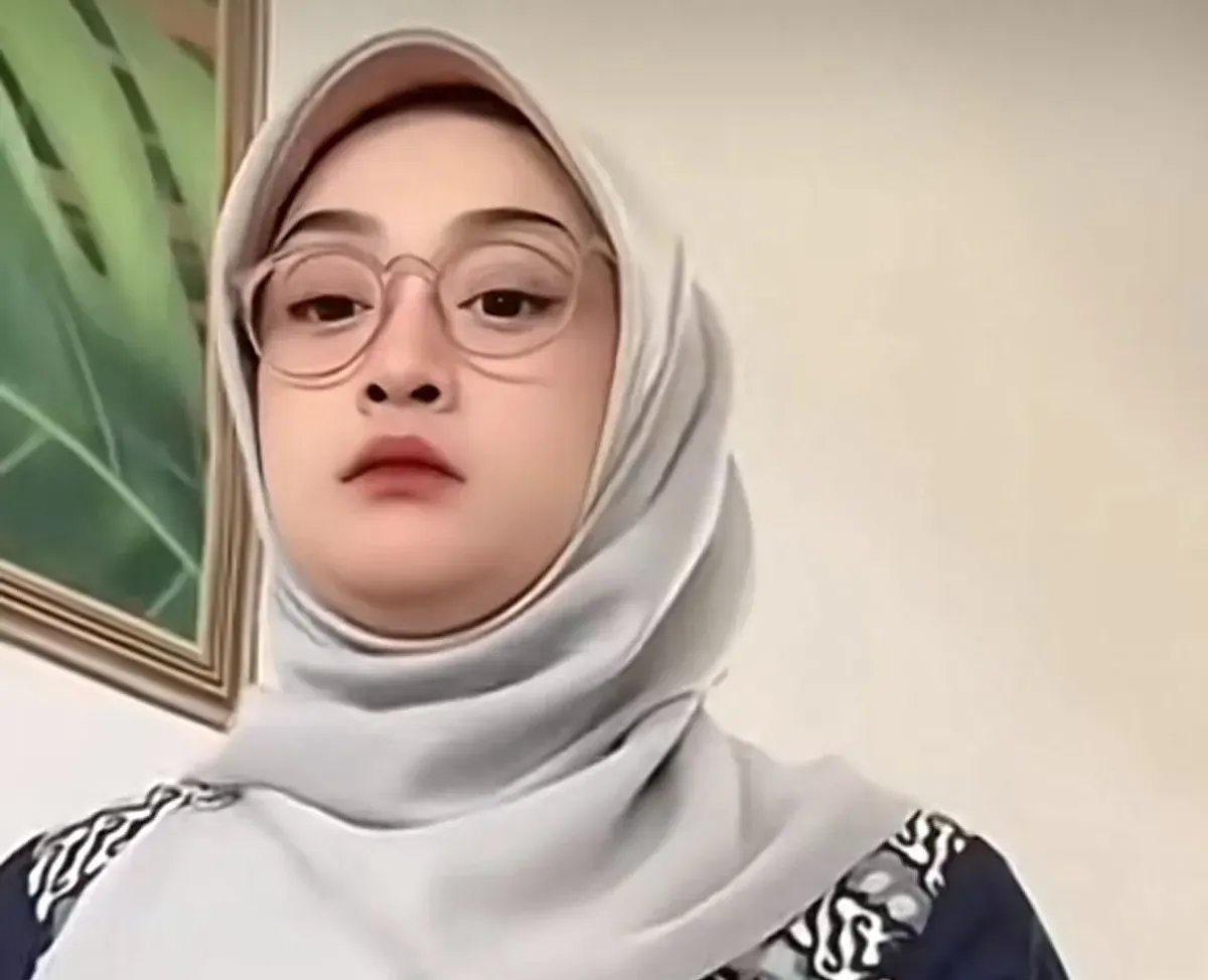 Link video viral berdurasi lima menit diduga Bu Guru Salsa. (Sumber: TikTok: @Salsa Anindya)