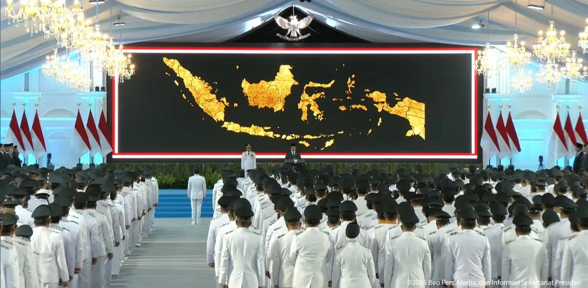 Presiden Prabowo Subianto melantik 960 kepala daerah seluruh Indonesia periode 2025-2030 di Istana Negara Jakarta pada Kamis, 20 Februari 2025. (Sumber: Capture Youtube Sekretariat Presiden)