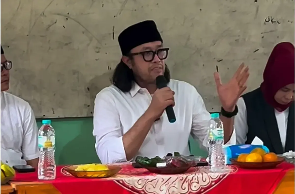 Ketua DPD PDI Perjuangan Jawa Barat Ono Surono ungkapkan empat kepala daerah di Jabar asal PDIP tidak ikuti retreat di Akmil Magelang sesuai instruksi Ketua Umum PDIP Megawati Soekarnoputri. (Sumber: Capture Instagram @ono_surono)