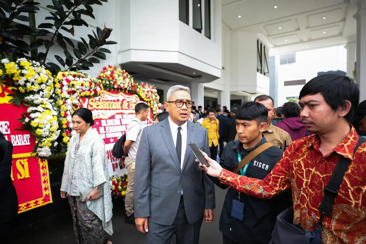 Wali Kota Bandung, Muhammad Farhan setelah menghadiri sertijab Gubernur Jawa Barat. (Sumber: Dok. Diskominfo Kota Bandung)