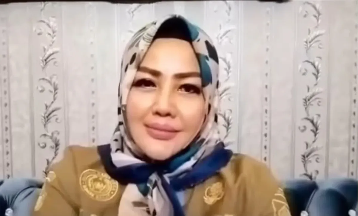 Kepala Desa Gunung Menyan, Kecamatan Pamijahan, Kabupaten Bogor, Wiwin Komalasari. (Sumber: Capture Instagram)