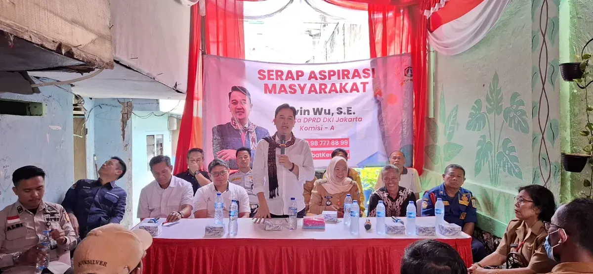 Anggota Komisi A DPRD Jakarta, Kevin Wu saat melakukan reses di Jakarta Barat. (Sumber: Dok. PSI Jakarta)