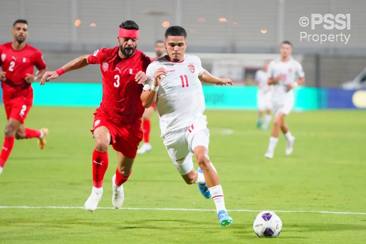 Potret pertandingan kualifikasi Piala Dunia 2026 saat Timnas Indonesia melawan Bahrain pada putaran pertama. (Sumber: PSSI)