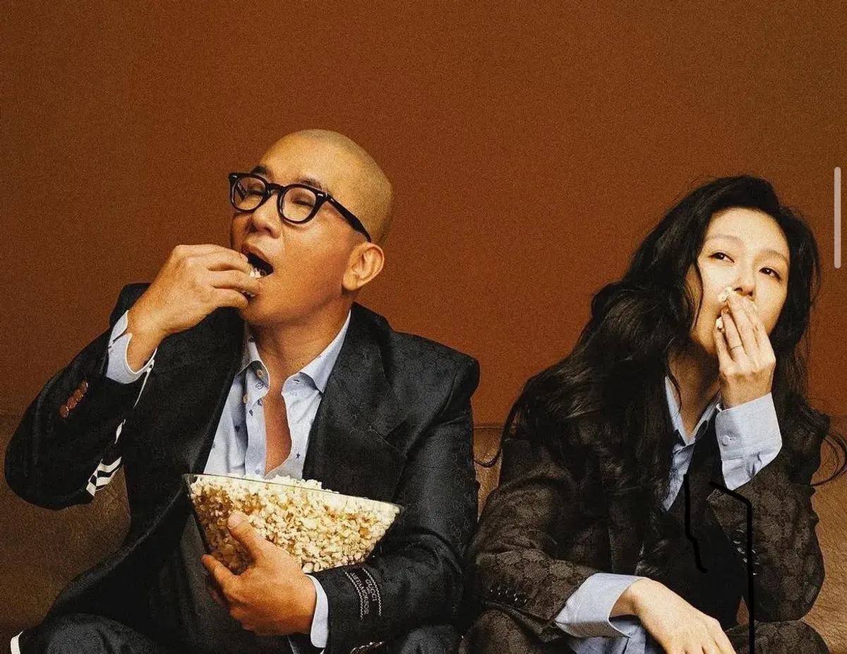 Kesedihan mendalam masih menyelimuti DJ Koo Jun Yup setelah kehilangan sang istri, Barbie Hsu (Sumber: Instagram @voguetaiwan)