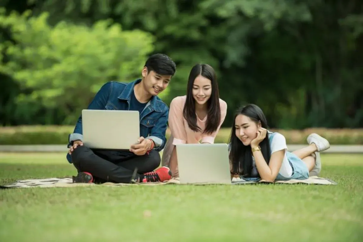 Berikut ini merupakan tips penting yang wajib Gen Z ketahui untuk mendapatkan kebebasan finansial. (Sumber: Pixabay)