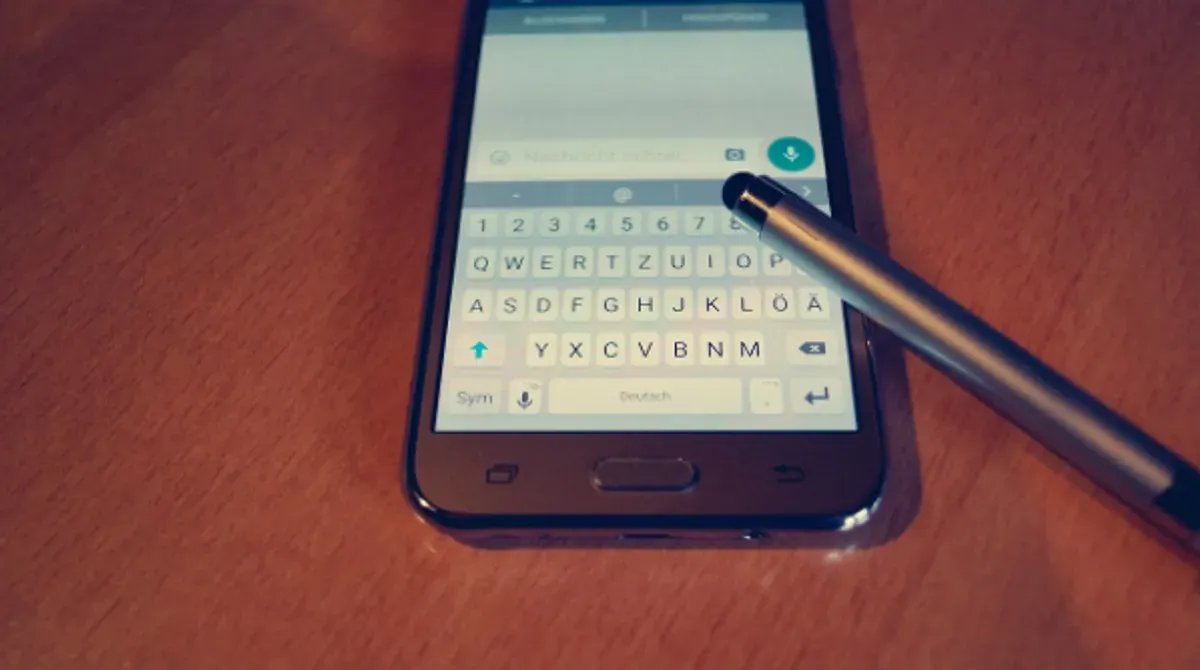 Nonaktifkan fitur otomatis, video dan foto bisa dikontrol dan dipilih untuk disimpan di whatsapp. (Sumber: pixabay/MIH83)