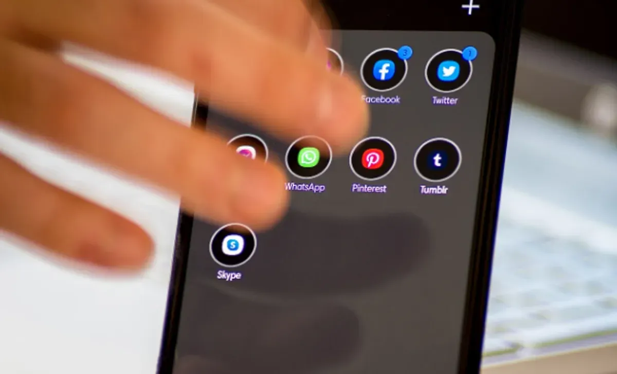 Pelajari cara fitur TalkBack di smartphone Android membantu tunanetra.