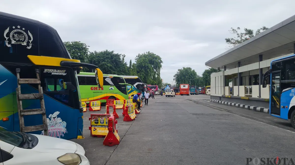 Suasana Terminal Bus Kalideres, Jakarta Barat. (Sumber: Poskota/Pandi Ramedhan)
