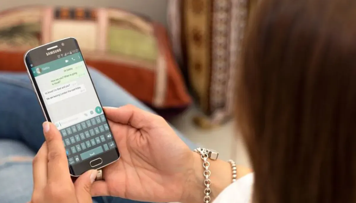 Cara dan panduan lengkap untuk mengembalikan riwayat chat WhatsApp yang terhapus. (Sumber: Pinterest/trendmagazin)