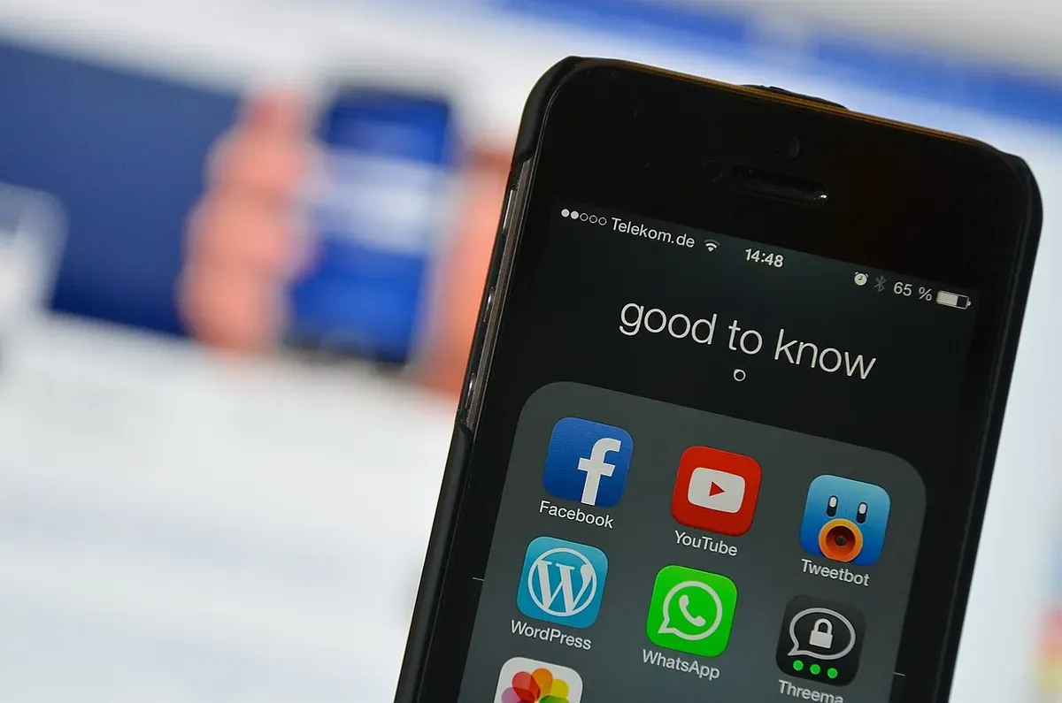 Cara memperbarui aplikasi WhatsApp yang kadaluwarsa. (Sumber: Pixabay/albersHeinemann)