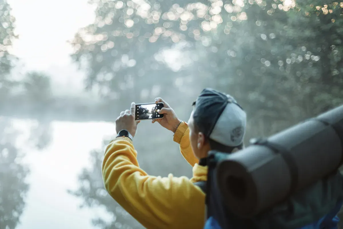 Menghasilkan foto yang apik dengan kamera hp terbaik. (Sumber: Pexels/Thirdman)