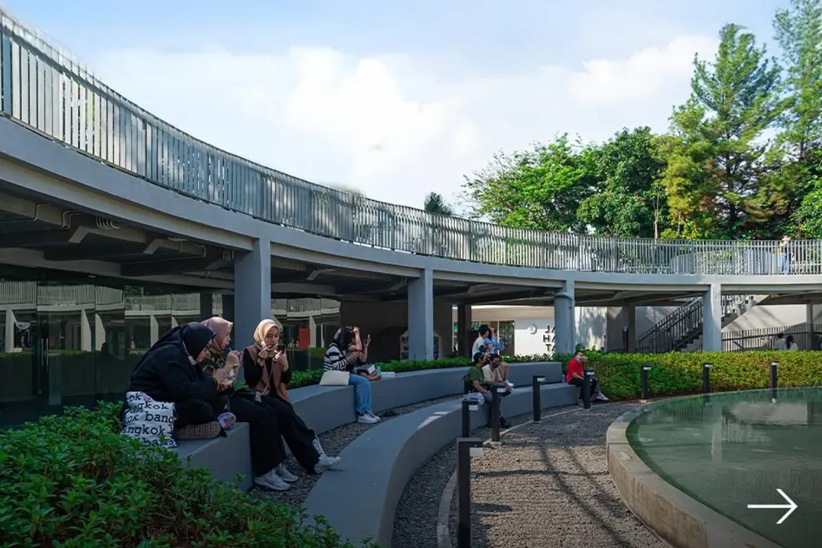PT ITJ klarifikasi terkait viralnya Ormas Pancasila yang melarang warga untuk membuat konten di Taman Literasi. (Sumber: Instagram/@tamanliterasi.jkt)