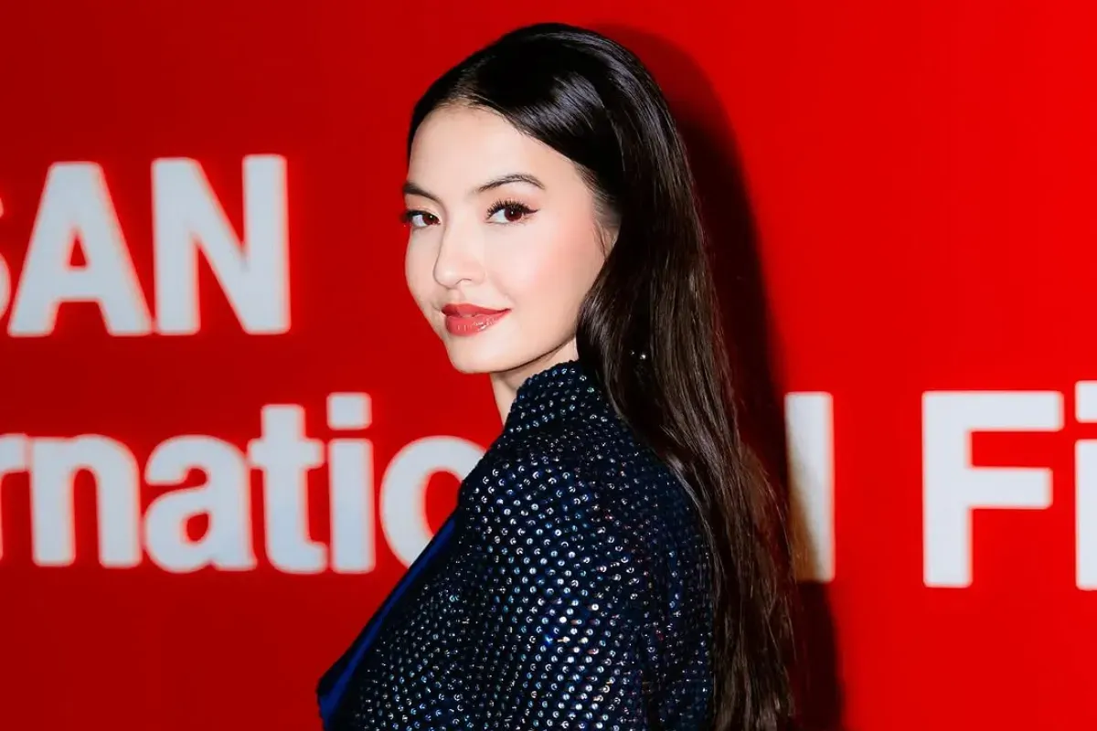 Ini Profil Raline Shah yang resmi dilantik sebagai Stafsus di Kementerian Komunikasi dan Digital (Komdigi). (Sumber: Instagram/@ralineshah)