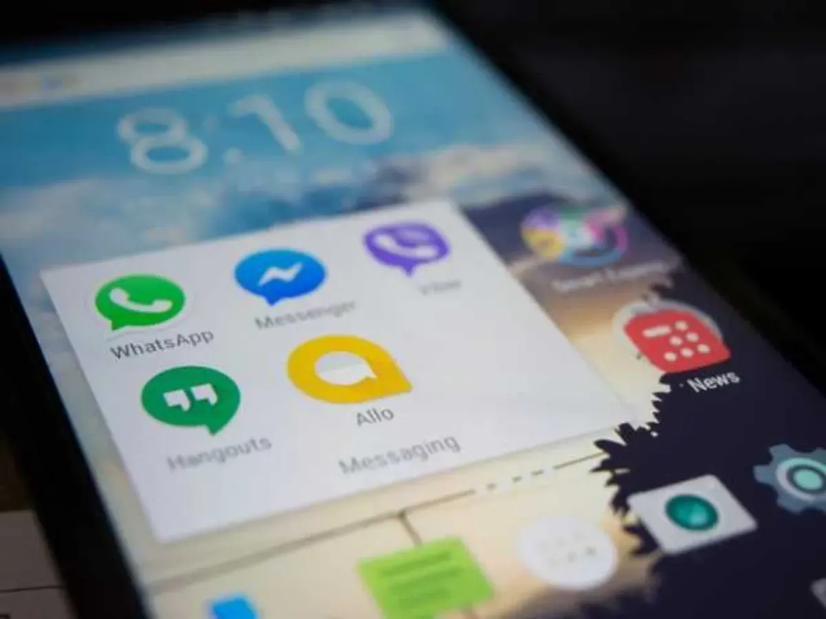 Cara hentikan WhatsApp simpan media secara otomatis. (Sumber: Pinterest/Novo)