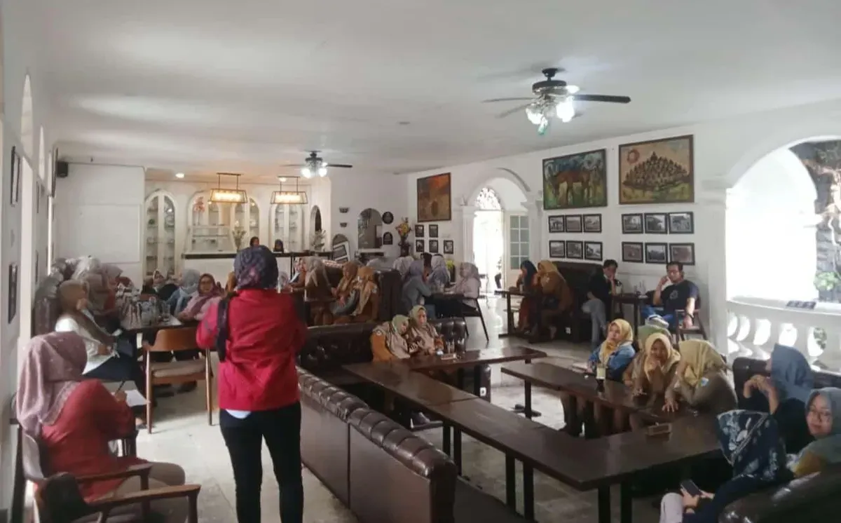 Para honorer nakes Kabupaten Pandeglang saat berkonsolidasi persiapan aksi demo tolak hasil seleksi PPPK. (Sumber: Dok. Honorer Nakes)