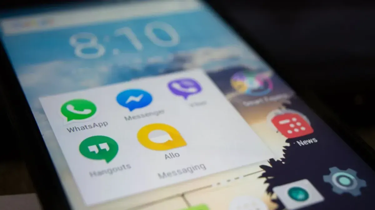 Pastikan chats WhatsApp menjadi privasi. (Sumber: Pexels/Alok Sharma)