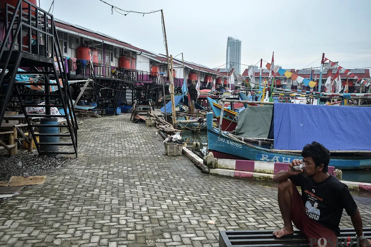 Suasana rumah apung di area pesisir Muara Angke, Jakarta Utara, Kamis, 23 Januari 2025. (Sumber: Poskoata/ Bilal Nugraha Ginanjar)