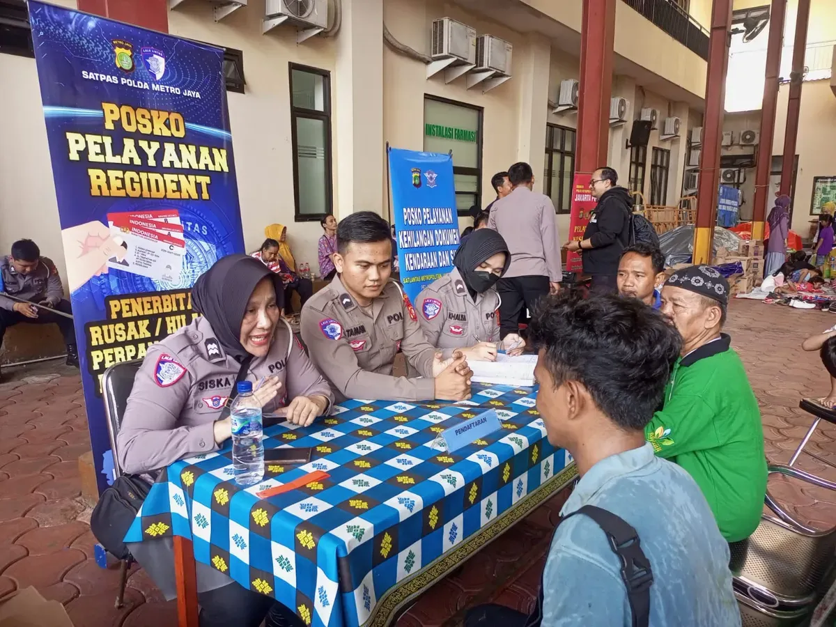Kegiatan layanan penerbitan SIM gratis untuk masyarakat terdampak kebakaran di Kebon Kosong, Kemayoran, Jumat, 24 Januari 2025. (Sumber: Dok. Polres Jakarta Pusat)
