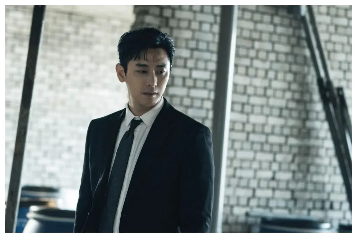 Aktor Ju Ji Hoon sedang mempertimbangkan untuk bergabung dalam drama terbaru bertajuk The Remarried Empress. (Sumber: Instagram/@_jujihoon)