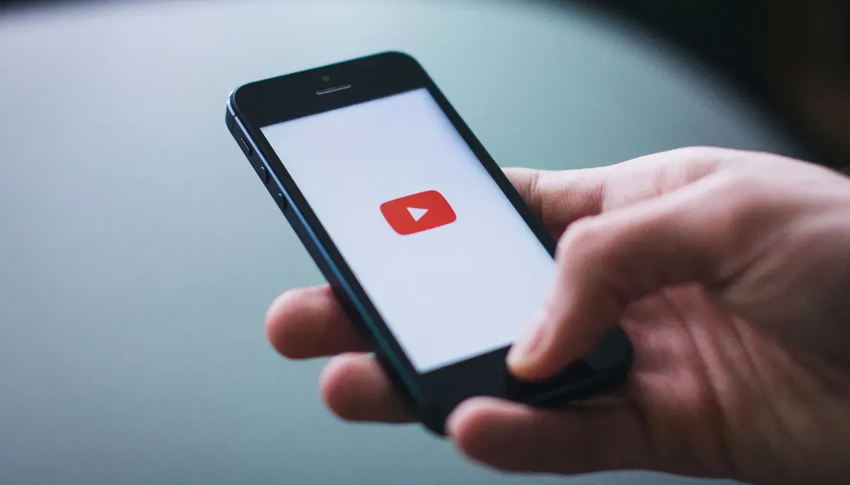 Berikut cara menghasilkan saldo DANA gratis hanya menonton video dari YouTube. (Sumber: Pixabay/StockSnap)