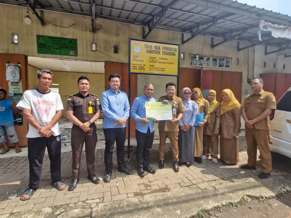 Kejaksaan Negeri Kabupaten Tangerang bersama Badan Pengelola Keuangan dan Aset Daerah (BPKAD) Kabupaten Tangerang, berhasil mengamankan aset milik Pemkab senilai Rp4 miliar dikuasai secara ilegal. (Sumber: Dok. Pemkab Tangerang)