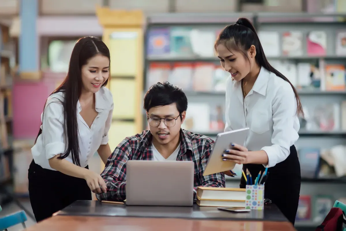 Info pendaftaran beasiswa S2 dan S3 LPDP 2025. (Sumber: Freepik)