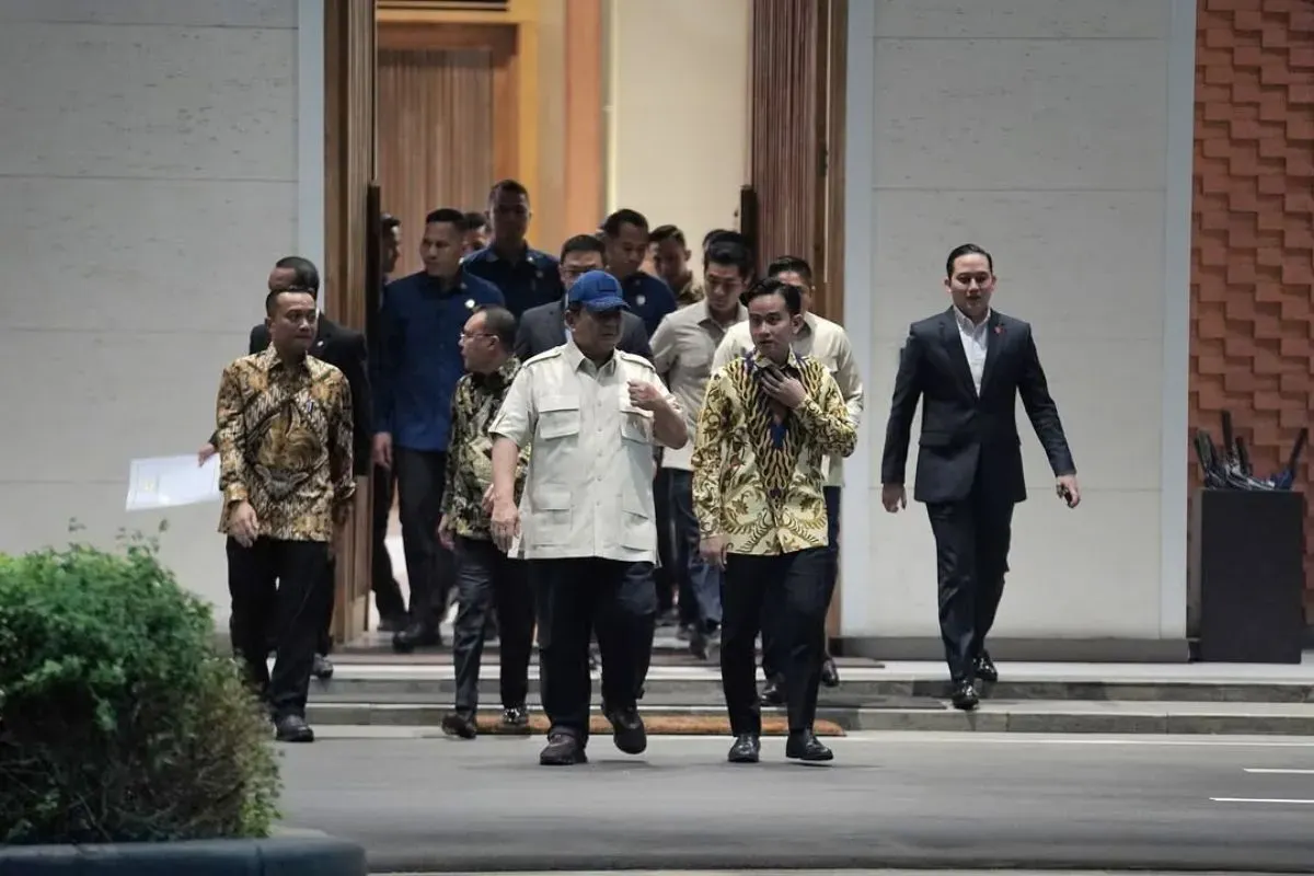 Wakil Presiden Gibran Rakabuming Raka saat mengantarkan Presiden Prabowo Subiato yang hendak melakukan kunjungan kenegaraan ke Rusia. (Sumber: Instagram/@gibran_rakabuming)