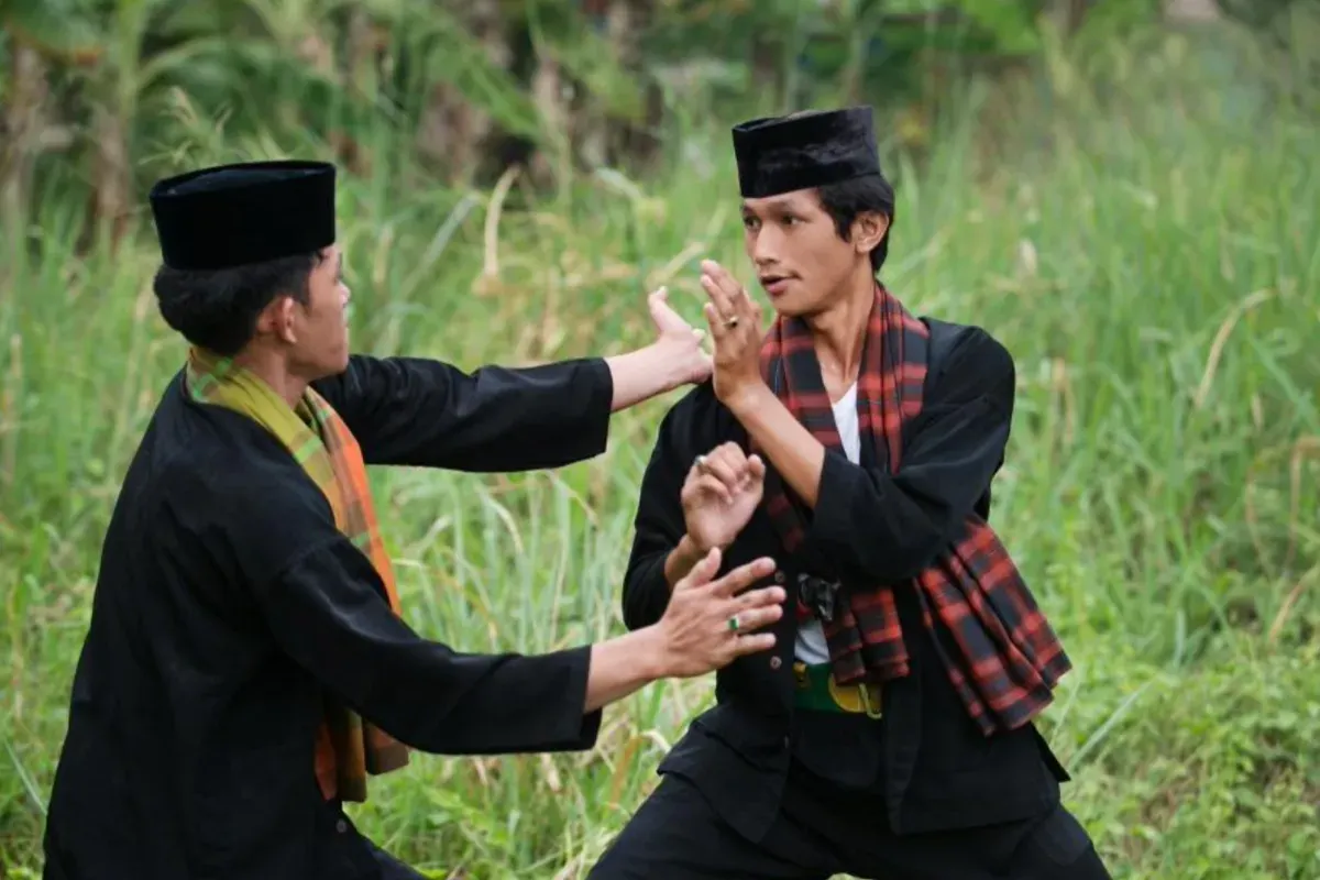 Ilustrasi silat Betawi. Kisah Sabeni jagoan Tanah Abang yang bikin Polisi Belanda dan Kempetai gusar. (Sumber: Seni Budaya Betawi)