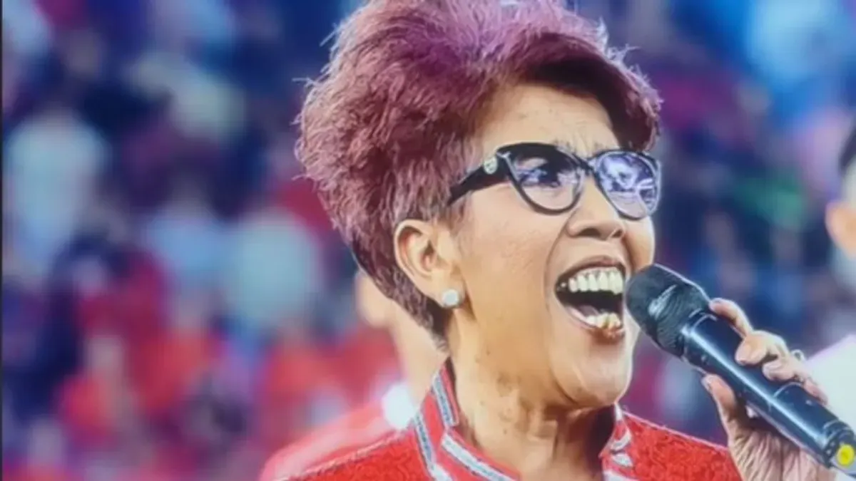 Rita Butar Butar dihujat netizen usai salah menyanyikan lagu Indonesia Raya (Sumber: Instagram Rita Butar Butar)