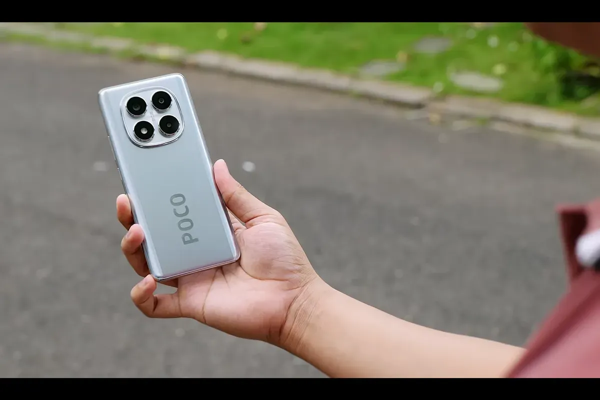 Spesifikasi dan fitur POCO X7 5G, apakah masih layak dibeli akhir tahun ini?. (Sumber: YouTube/Sobat HAPE)