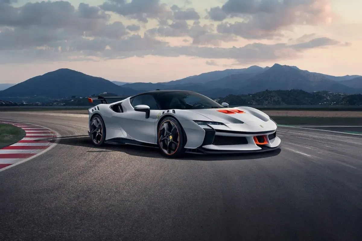 Ferrari SF90 XX Stradale (Sumber: Ferrari Dealers)