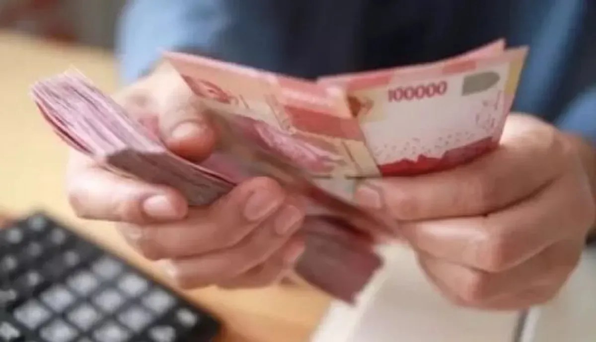 UMK Terendah 2025: Ini 10 Daerah yang Masih ‘Terjepit’ Setelah Kebijakan Prabowo Diberlakukan (Sumber: Pinterest)