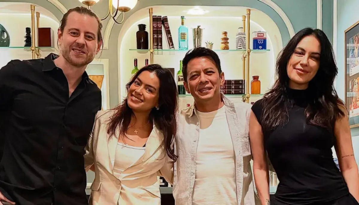 8 tahun putus, Ariel NOAH dan Sophia Latjuba terlihat akrab kembali. Benarkah mereka balikan? (Sumber: Instagram/@bogdanvlase)
