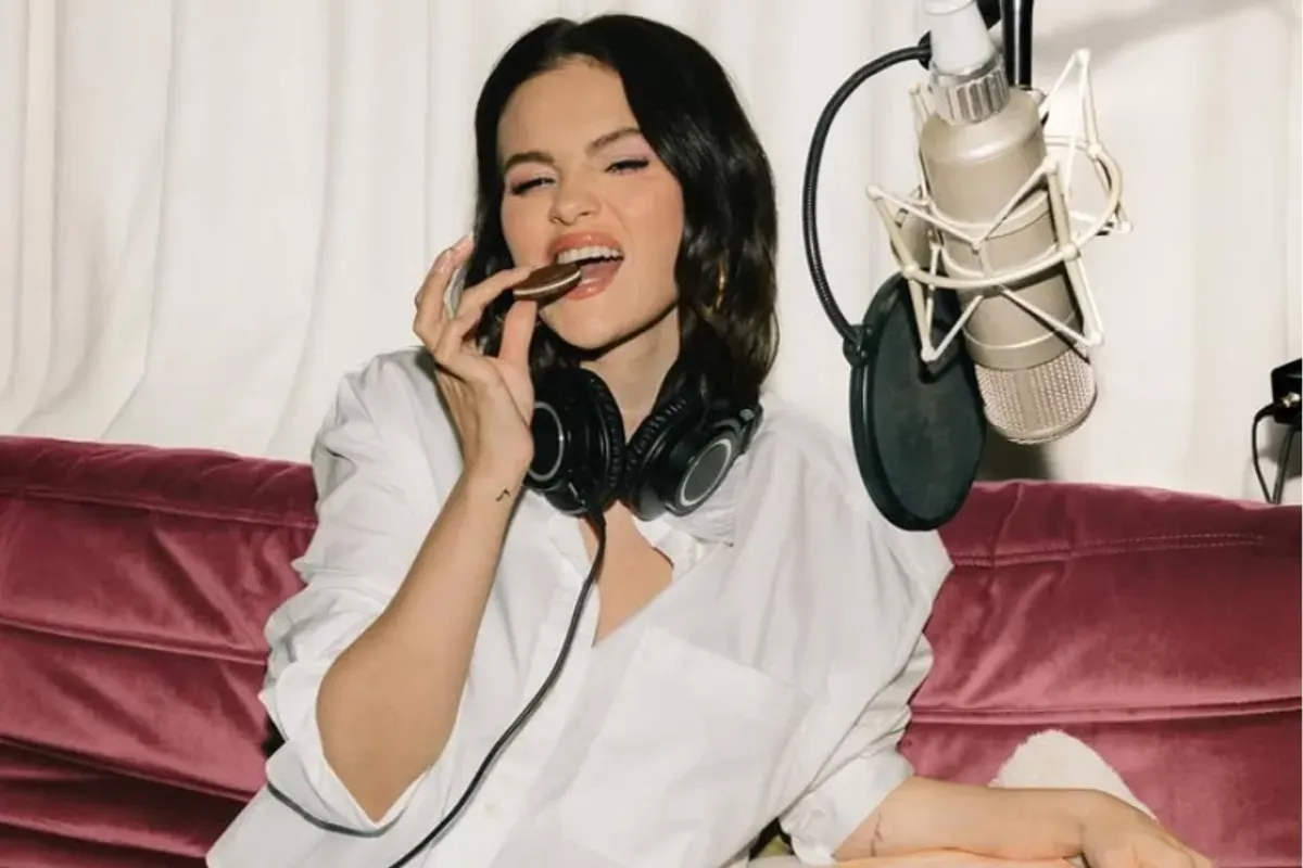Lirik lagu Love You Like A Love Song Selena Gomez ft The Scene (Sumber: Instagram/@selenagomez)