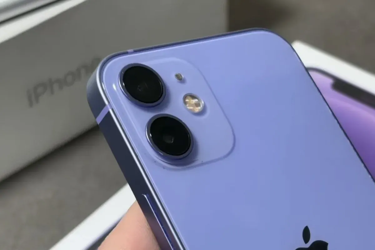Berikut ini rekomendasi HP iPhone paling layak untuk kebutuhan perekaman video. (Sumber: YouTube/WatchWatch)
