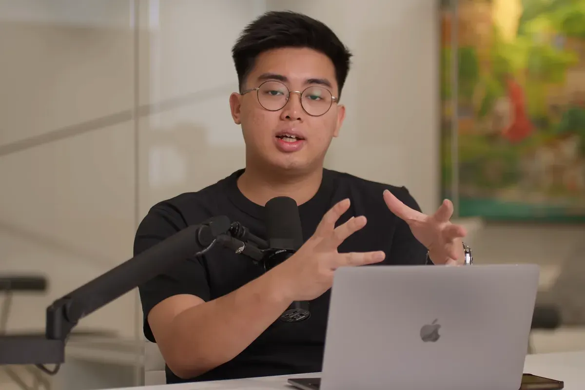 Timothy Ronald membagikan beberapa jurus agar sukses di era digital. (Sumber: YouTube/Timothy Ronald)