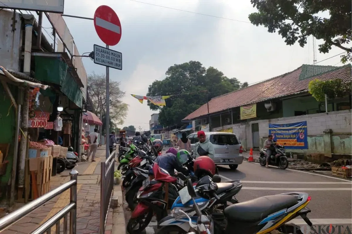 Dishub Tangsel resmi menetapkan penerapan SSA di Jalan H. Usman, Kecamatan Ciputat, Kota Tangsel secara permanen, Jumat, 25 Juli 2025. (Sumber: Poskota/Primayanti Juli Kumala Manalu)
