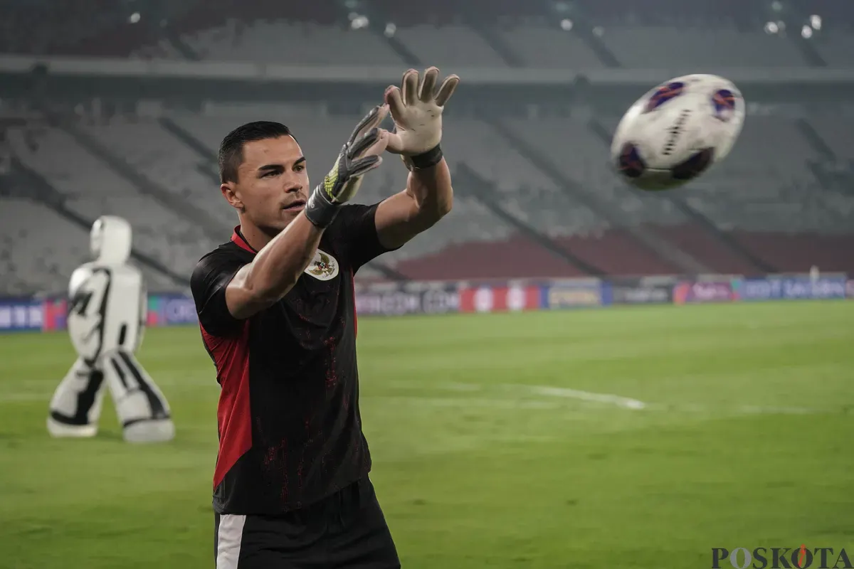 Sejumlah pesepak bola Timnas Inedonesia mengikuti sesi latihan resmi di Stadion Utama Gelora Bung Karno, Jakarta, Rabu, 4 Juni 2025. (Sumber: Poskota/Bilal Nugraha Ginanjar)