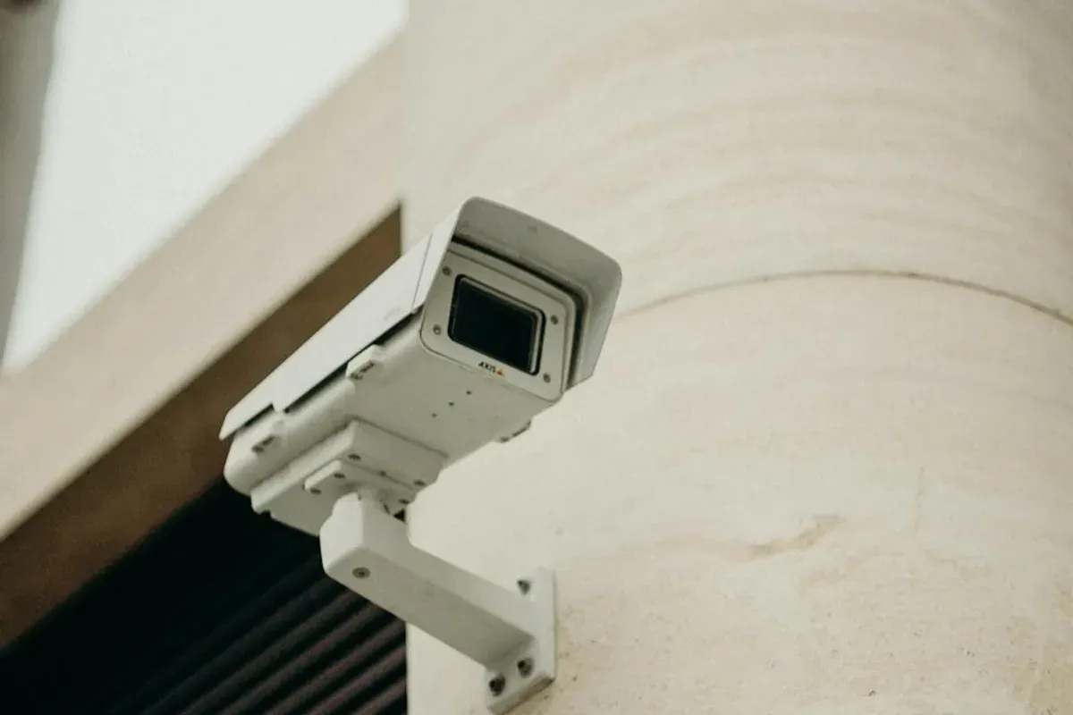 Ilustrasi - Rekaman CCTV di rumah wanita korban tewas di Serang dikabarkan beredar luas di media sosial. (Sumber: Pexels/Cottonbro Studio)