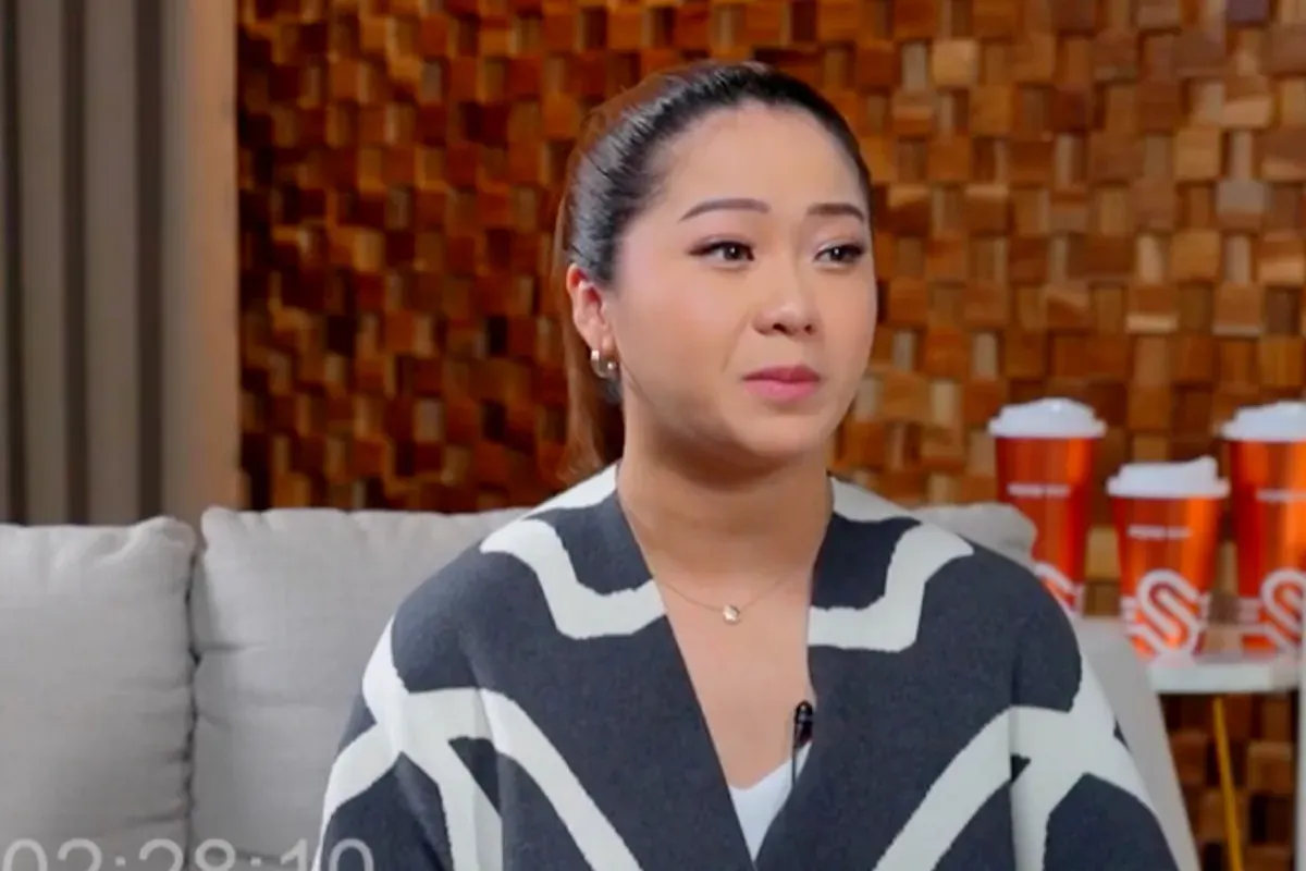 Potret Berlin Lee yang mengungkapkan kisah pilu pernikahannya dengan cucu konglomerat, isu eks suami idap HIV AIDS. (Sumber: YouTube/dr Richard Lee)