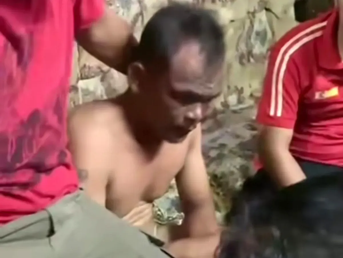 Tangkap layar pelaku pelecehan anak di Kampung Lebak Kantin, Bogor Tengah, Kota Bogor, saat berhasil diamankan warga setempat.
