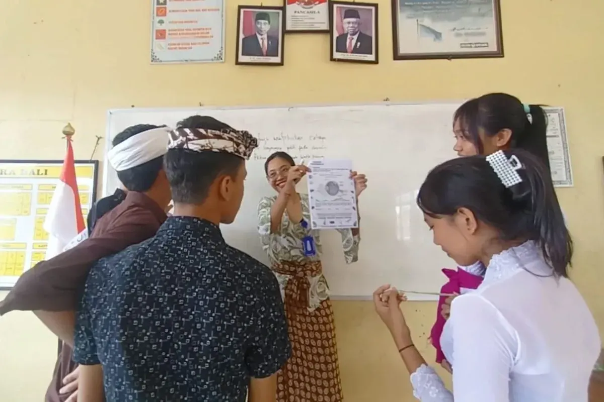 Ilustrasi guru dan murid di Sekolah Rakyat. (Sumber: sekolahrakyat.kemensos.go.id)
