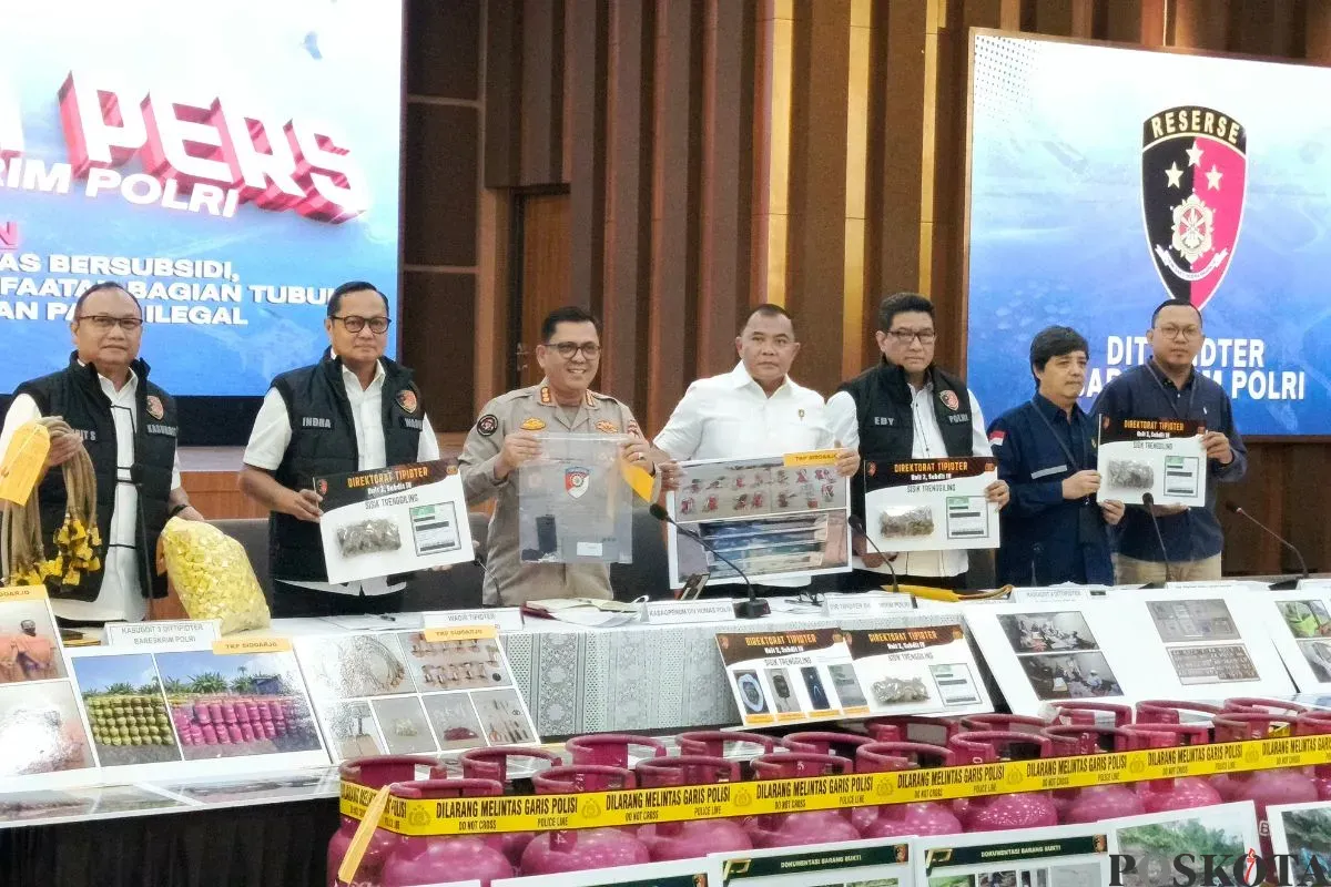 Jumpa pers kasus penjualan sisik hewan trenggiling untuk bahan baku obat tradisional dan narkoba di Bareskrim Polri, Jakarta Selatan, Rabu, 11 Juni 2025. (Sumber: Poskota/Ali Mansur)