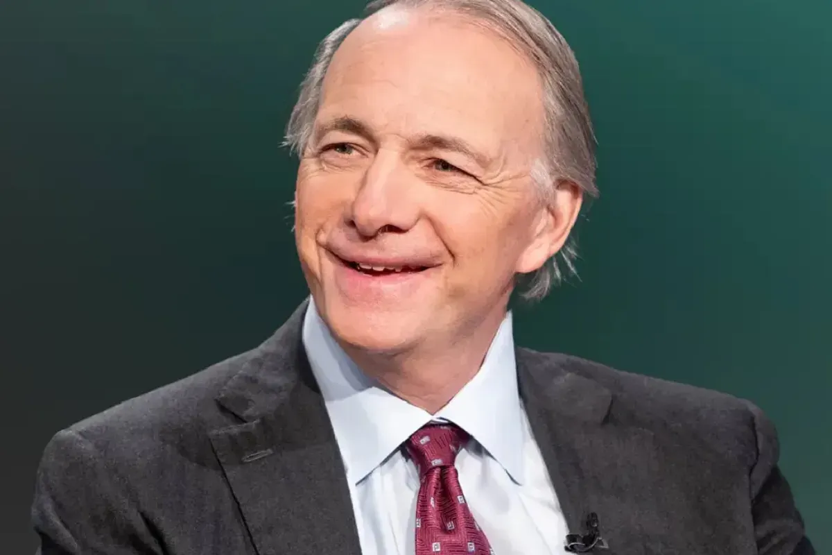 Potret Ray Dalio penasihat Danantara yang dikenal sebagai tokoh keuangan global. (Sumber: Makmur.id)