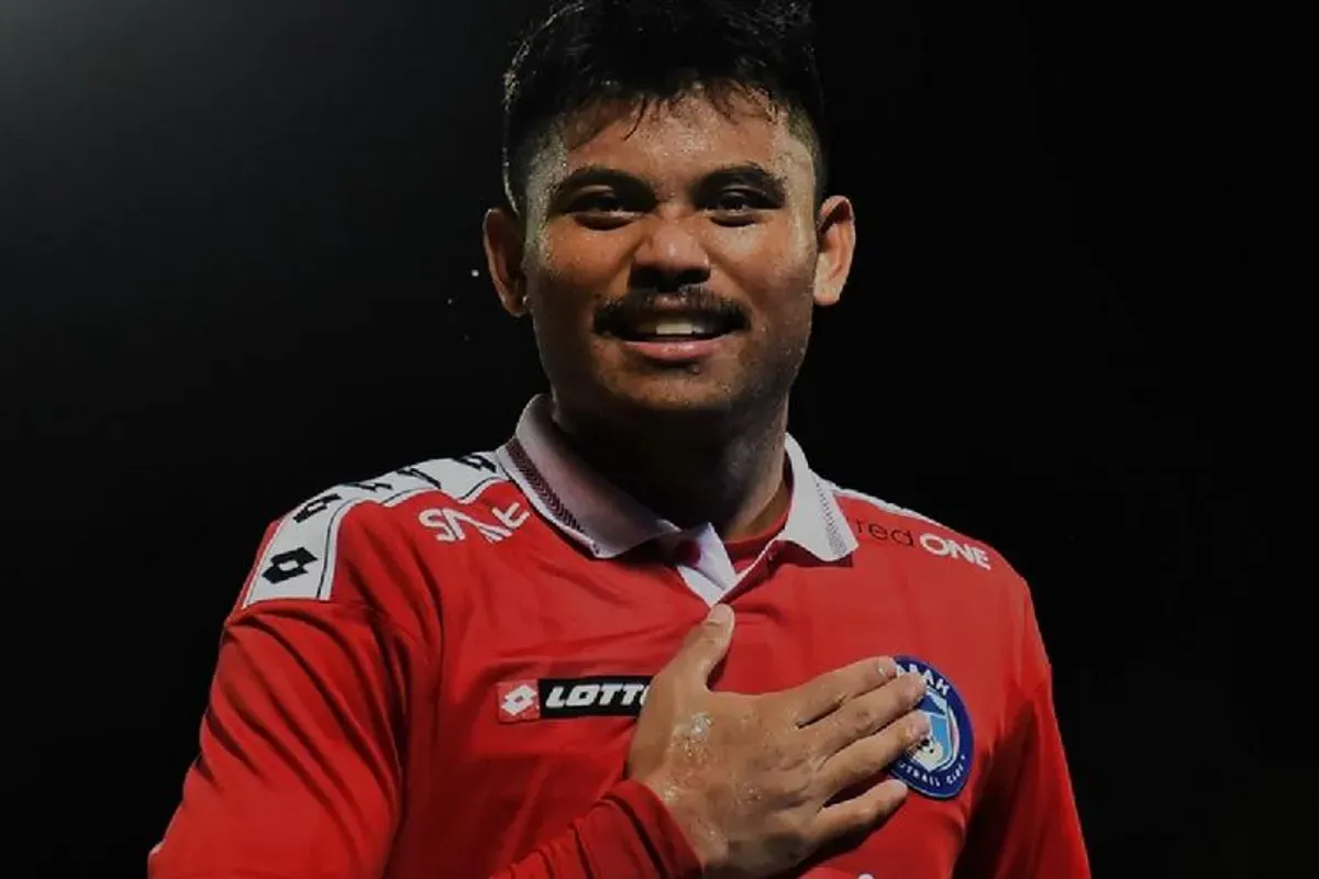 Saddil Ramdani resmi diperkenalkan sebagai pemain baru Persib Bandung musim 2024/2025. Ia menandatangani kontrak berdurasi tiga tahun bersama Maung Bandung. (Sumber: Dok/Sabah FC)