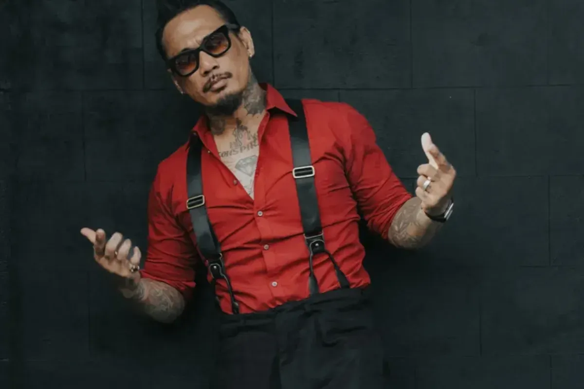 Potret Jerinx SID yang meresahkan masa depan Bali akan serupa Los Angeles jika tidak ada tindakan terkait imigran. (Sumber: Instagram/true_JRX)