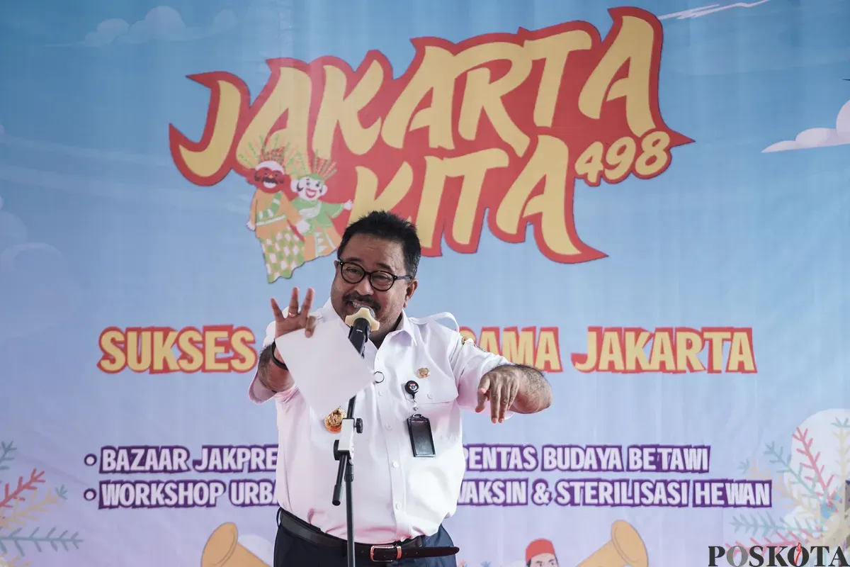 Wakil Gubernur Rano Karno memberiukan sambutan saat pembukaan bazaar Jakarta Kita 2025 di Cibis Park, Jakarta Selatan, Rabu, 25 Juni 2025. (Sumber: Poskota/Bilal Nugraha Ginanjar)