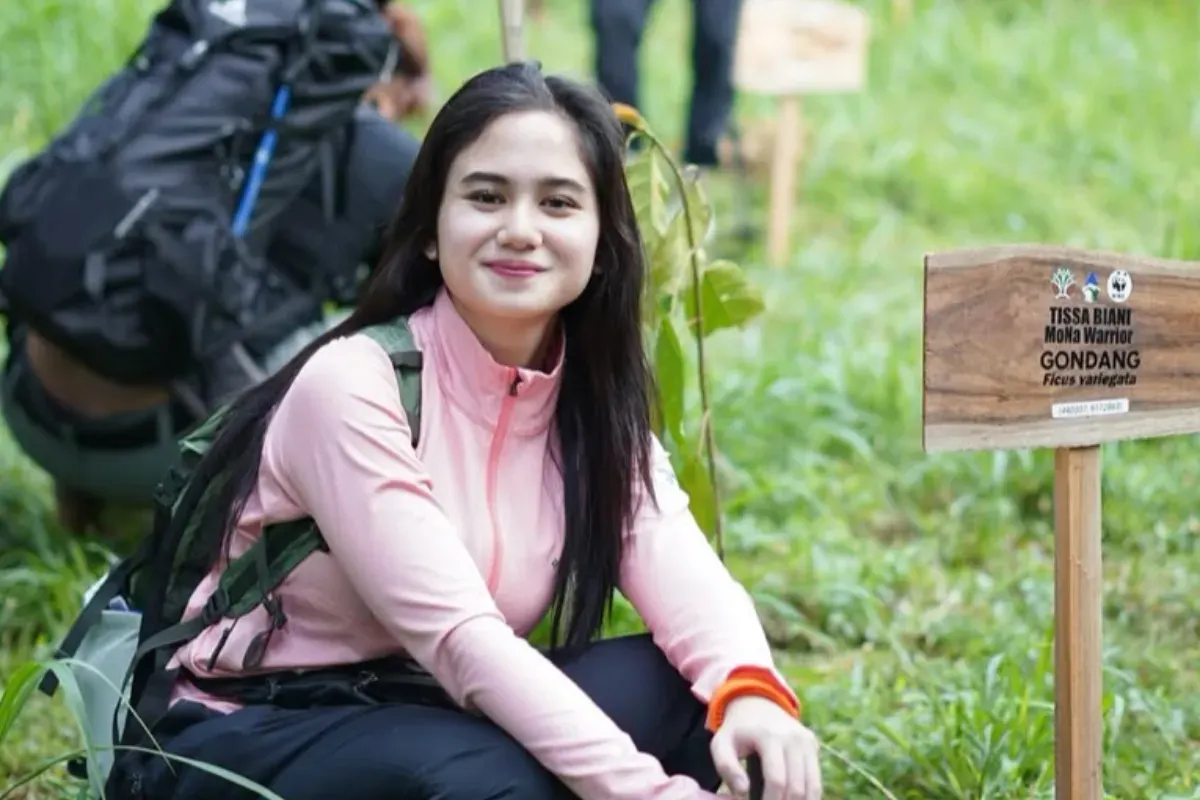 Potret kekasih Dul Jaelani, Tissa Biani yang dinilai lebih sopan dan tertutup dalam berpakaian dibanding calon iparnya, Alyssa Daguise dan Syifa Hadju. (Sumber: Instagram/tissabiani)